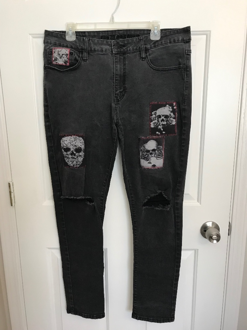 Rue 21 Premium Skull Skinny Supreme Stretch Denim Jeans 36x32 Black Wash